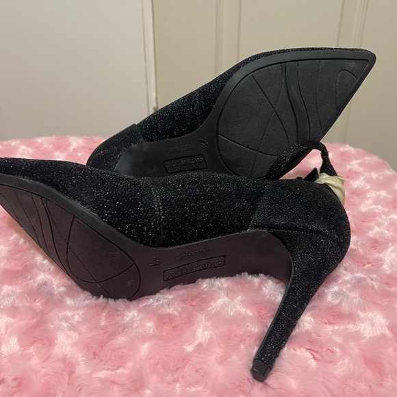 Elegant Black Glitter Heels - Picture 6 of 6